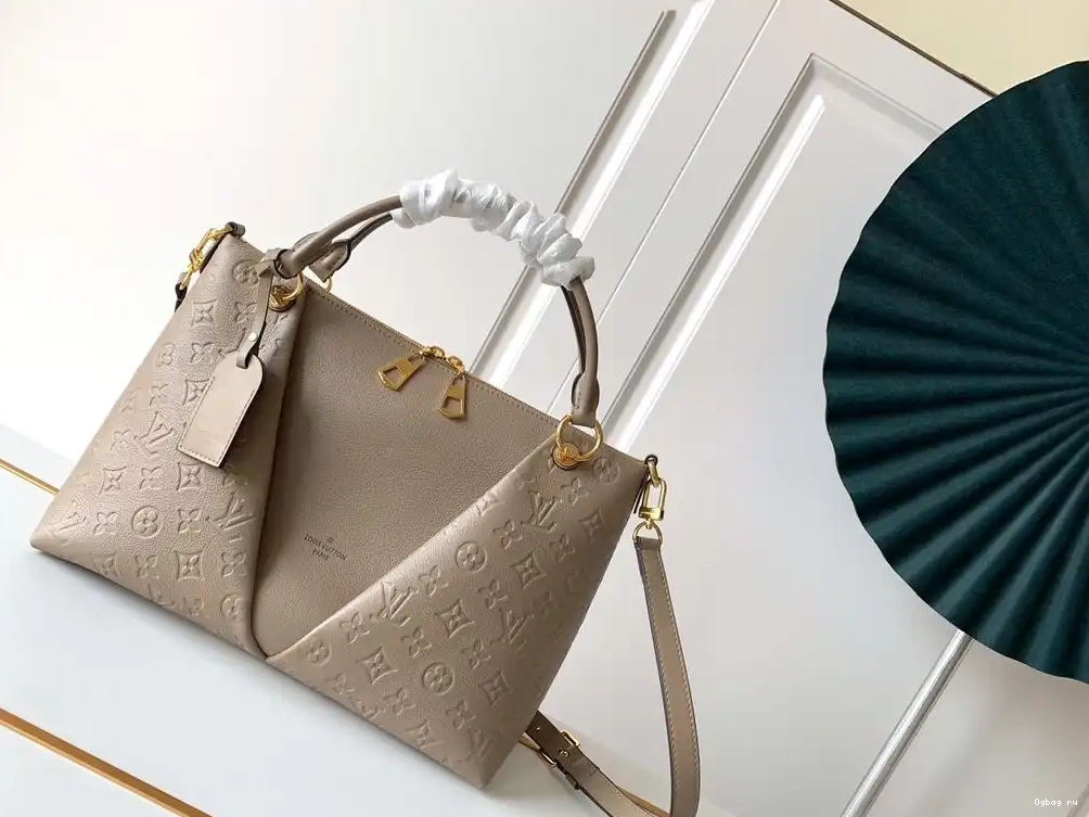 V LOUIS TOTE MM VUITTON 0425